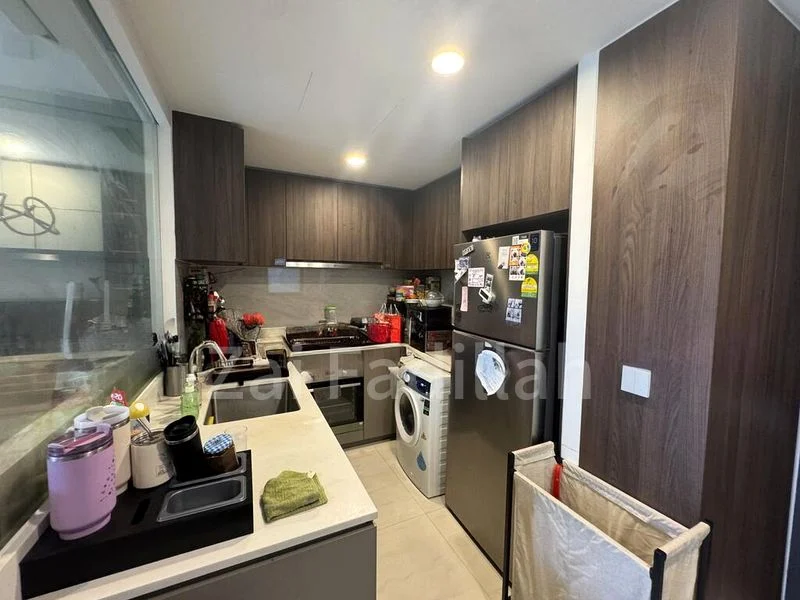 RIVERFRONT RESIDENCES 4