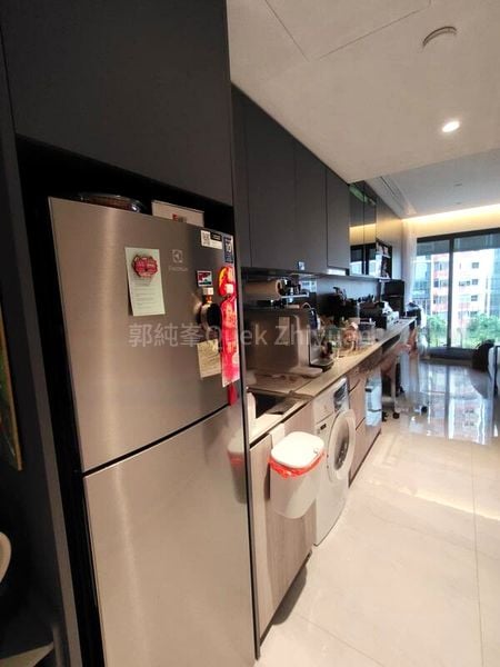 RIVERFRONT RESIDENCES 3