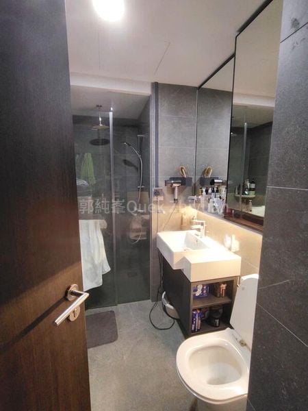 RIVERFRONT RESIDENCES 7