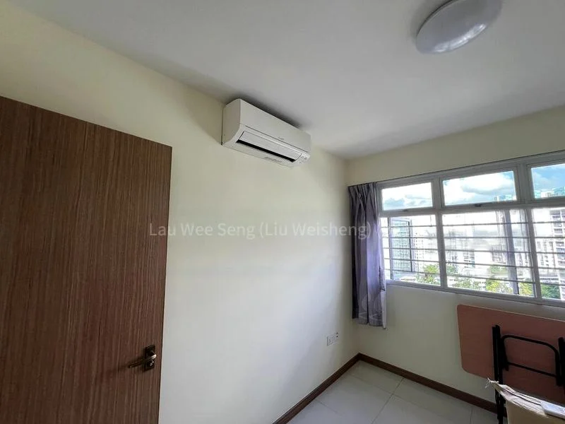 BT BATOK WEST AVE 6 4