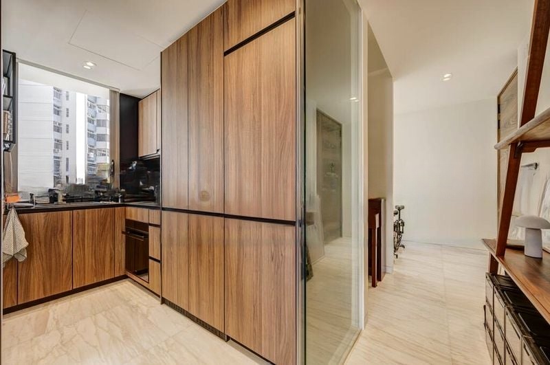 COASTLINE RESIDENCES 9