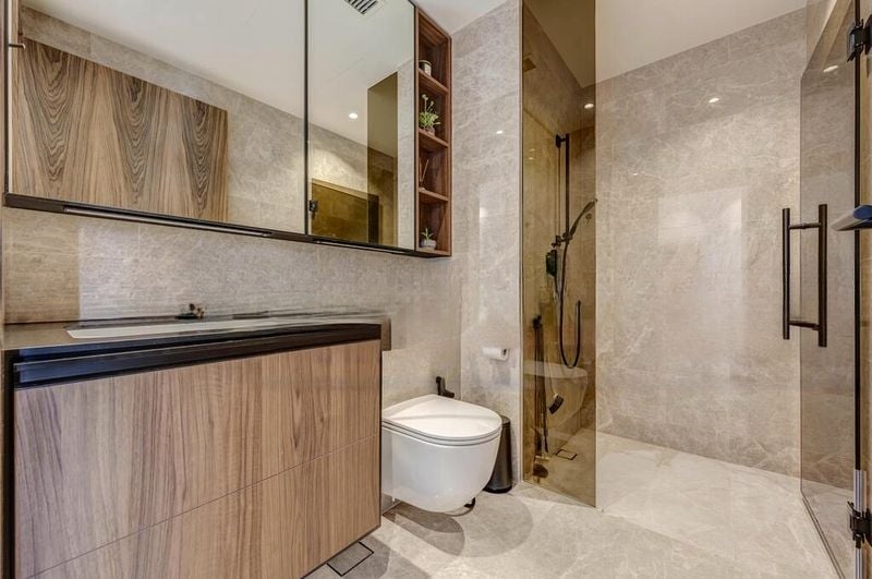 COASTLINE RESIDENCES 5