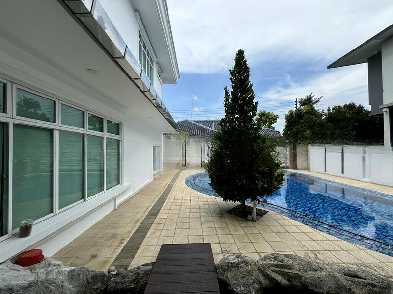 RAFFLES PARK 11
