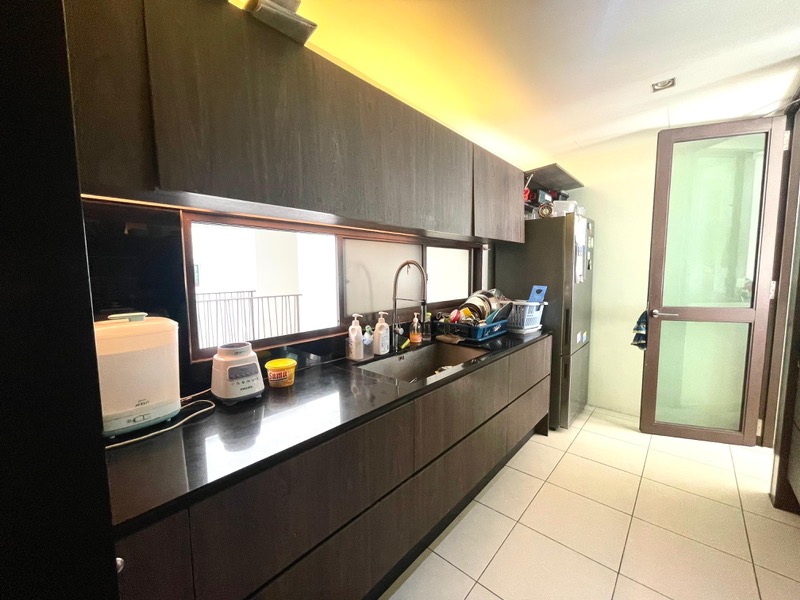 VARSITY PARK CONDOMINIUM 6