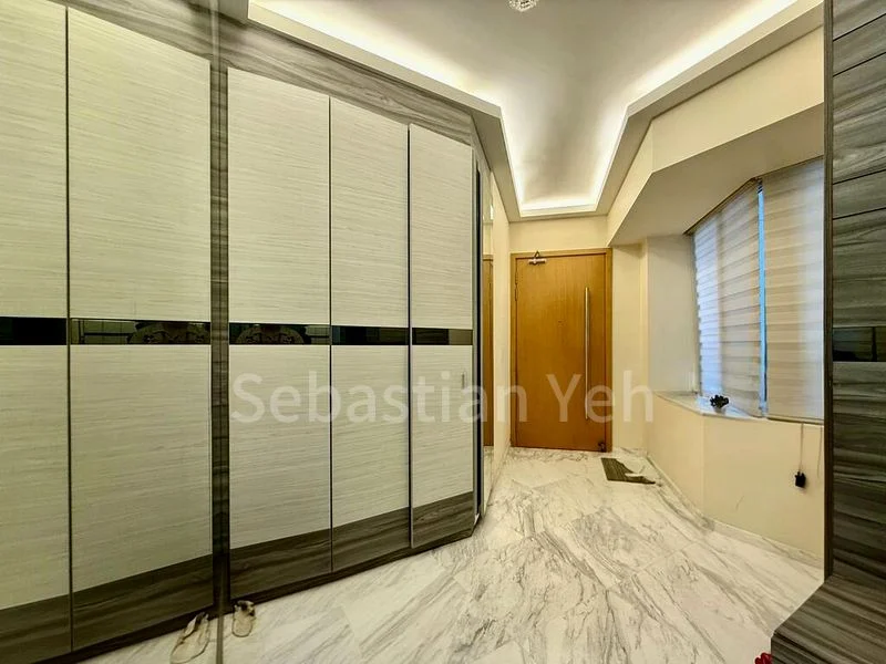 CLOVER BY THE PARK 13