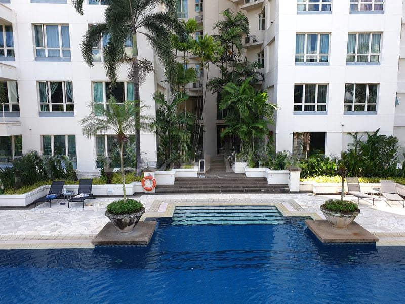 BURLINGTON SQUARE 10