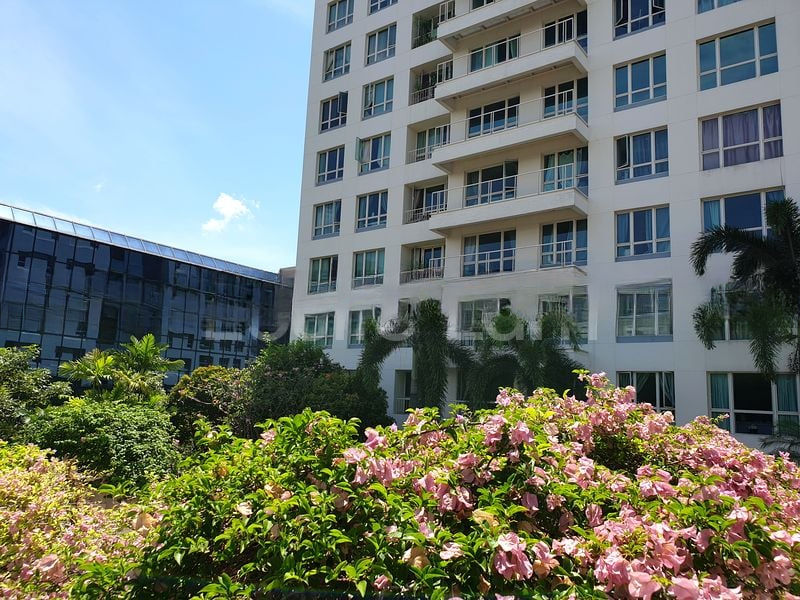 BURLINGTON SQUARE 11