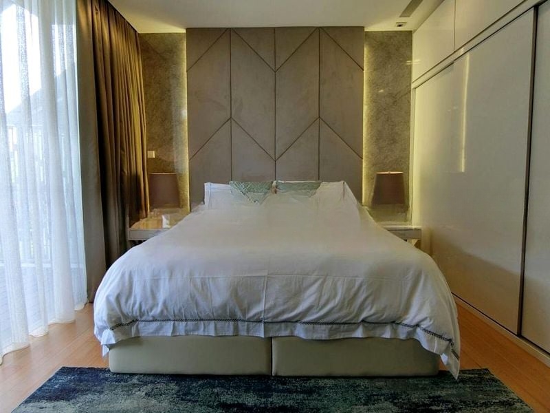 SEVEN CRESCENT 2
