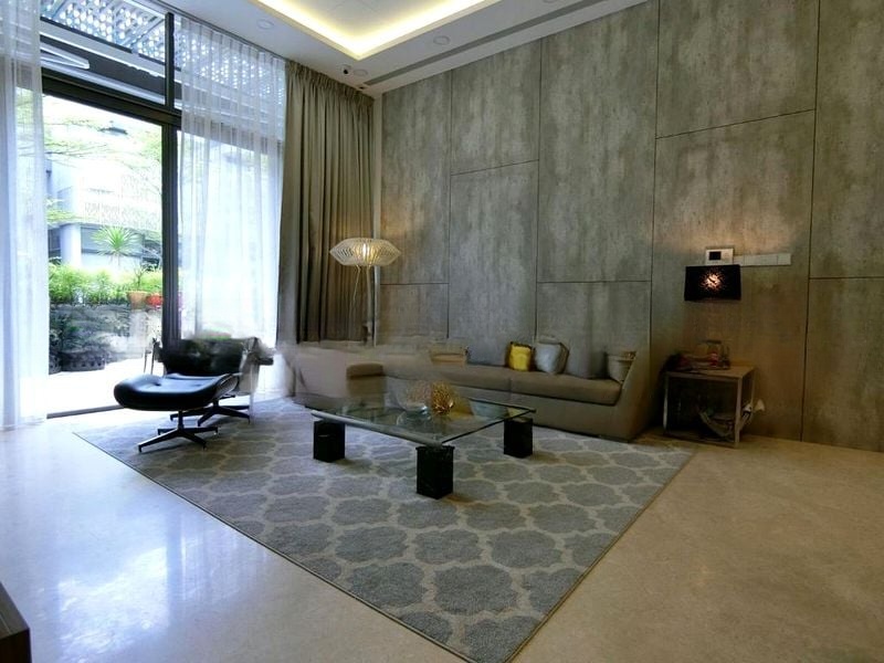 SEVEN CRESCENT 8