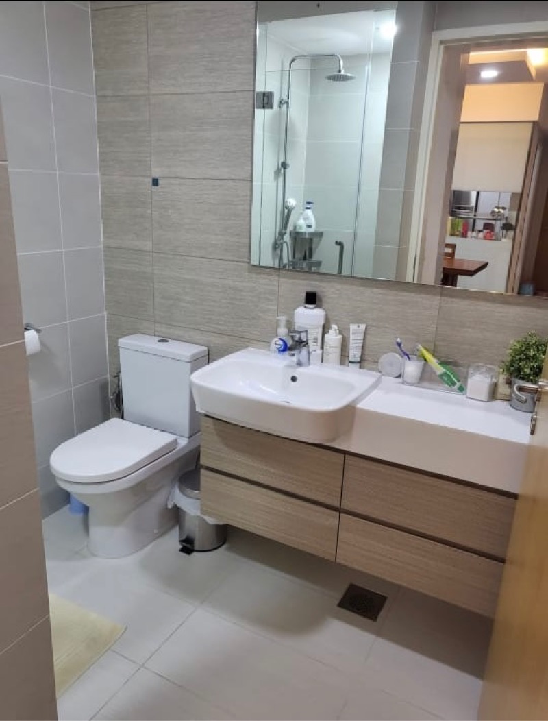 THE LAKEFRONT RESIDENCES 13