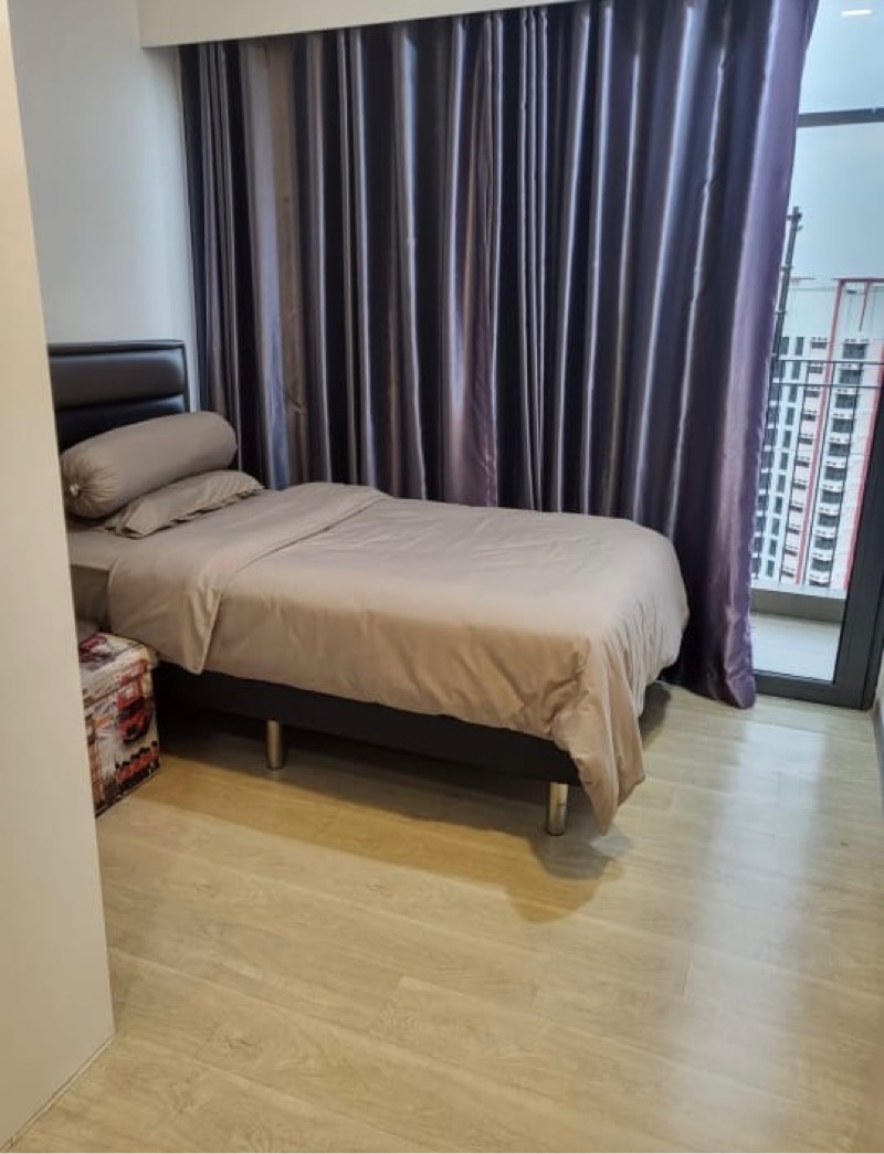 THE LAKEFRONT RESIDENCES 3