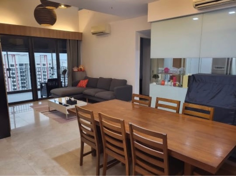 THE LAKEFRONT RESIDENCES 10