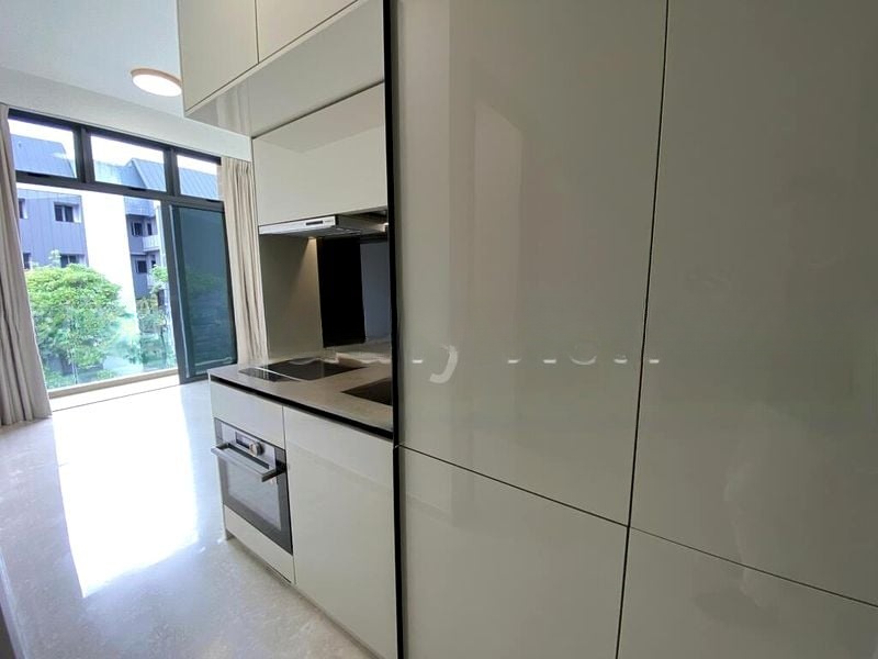 38 JERVOIS 8