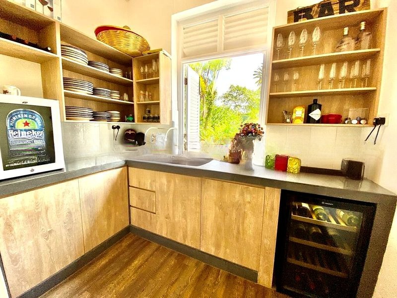 CALDECOTT HILL ESTATE 5