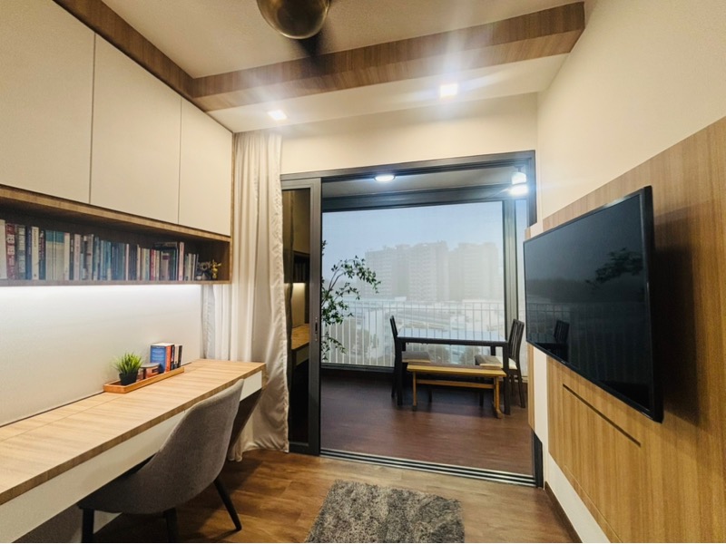 THE LAKEFRONT RESIDENCES 13