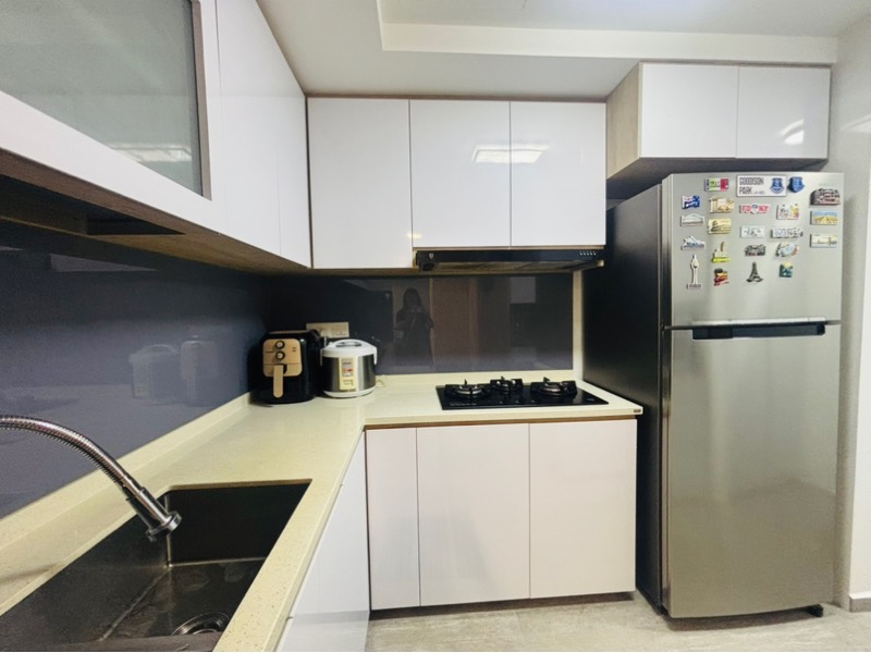 THE LAKEFRONT RESIDENCES 6