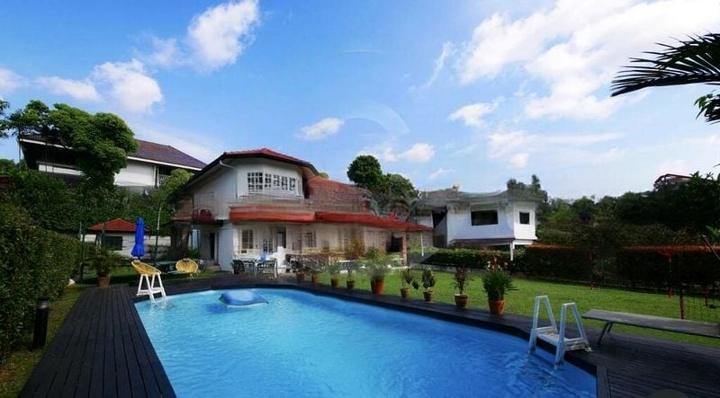 MAYFAIR GARDENS 8