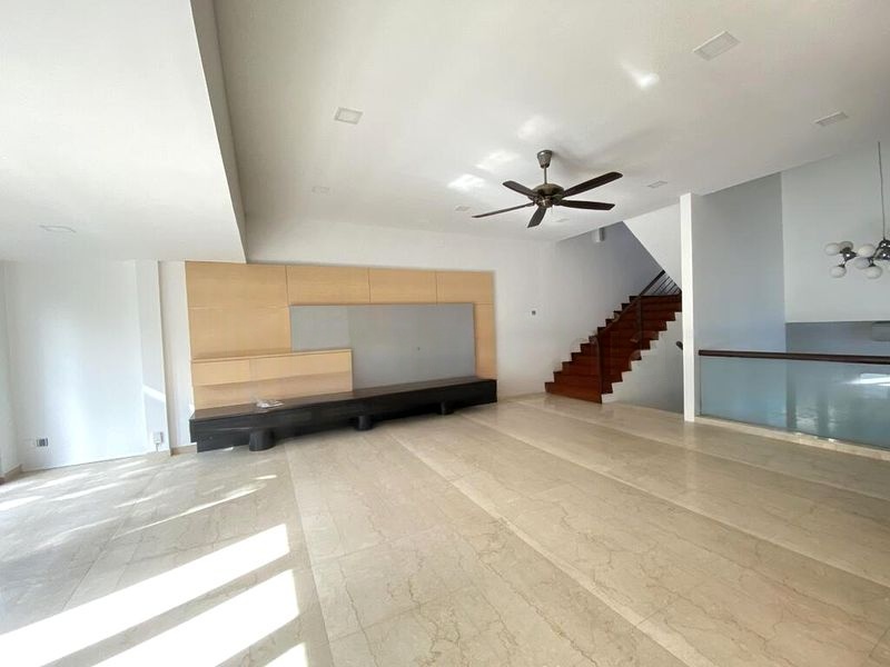 SELETAR HILLS ESTATE 8