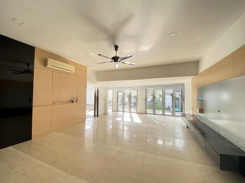 SELETAR HILLS ESTATE 9