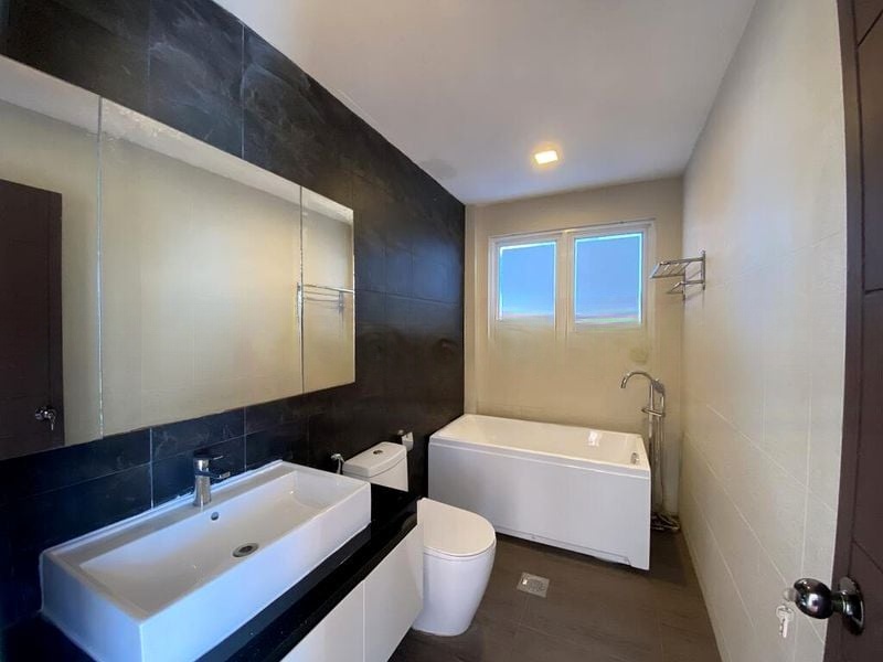 SELETAR HILLS ESTATE 2