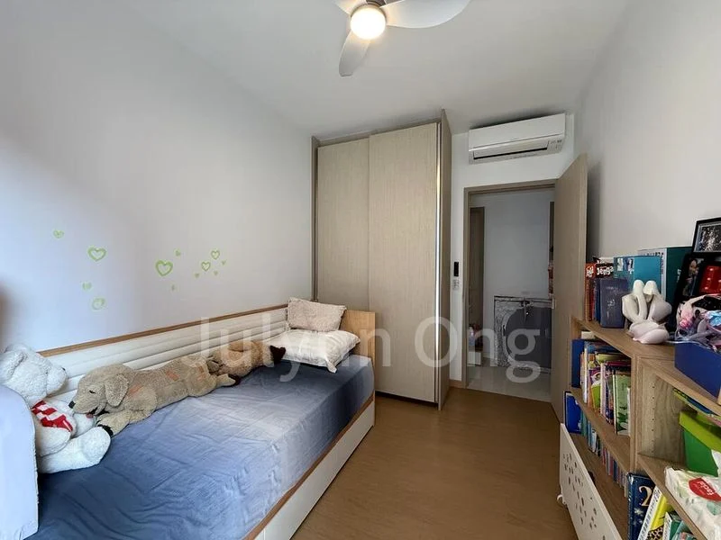 TREASURE AT TAMPINES 9