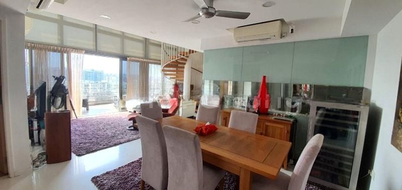 THE LAKEFRONT RESIDENCES 6