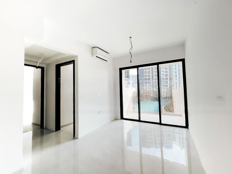 RIVERFRONT RESIDENCES 10