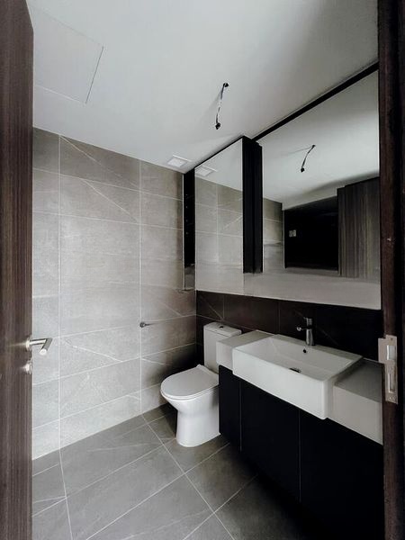 RIVERFRONT RESIDENCES 9