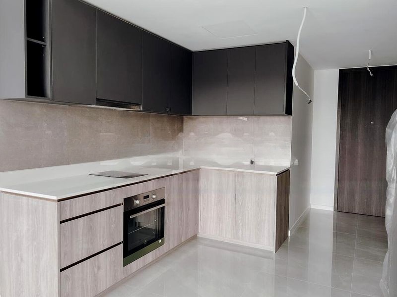 RIVERFRONT RESIDENCES 7