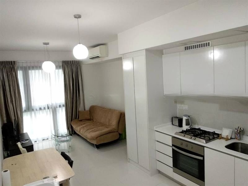 THE LAKEFRONT RESIDENCES 3