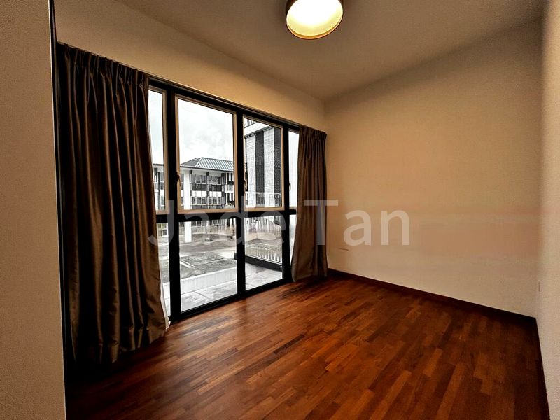 THE VERANDAH RESIDENCES 7