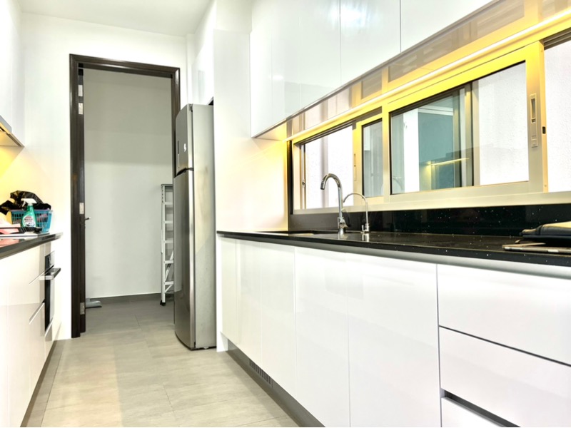 KALLANG RIVERSIDE 16