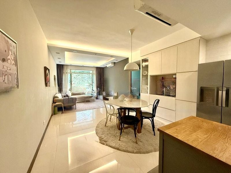 THE RAINTREE 6