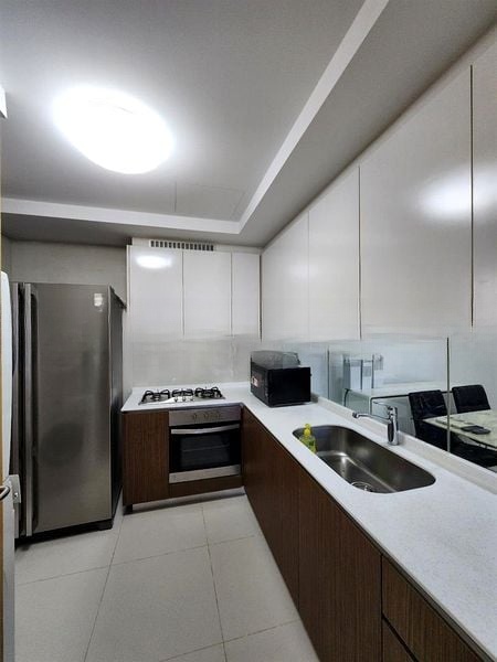 THE LAKEFRONT RESIDENCES 2