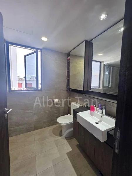 RIVERFRONT RESIDENCES 10