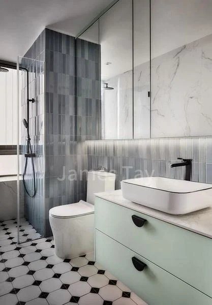 THE SEAFRONT ON MEYER 3