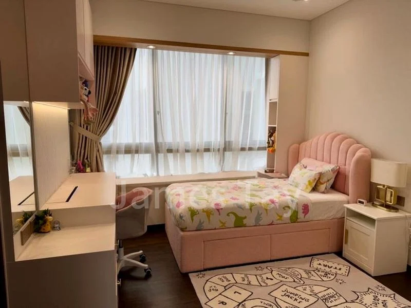 THE SEAFRONT ON MEYER 4