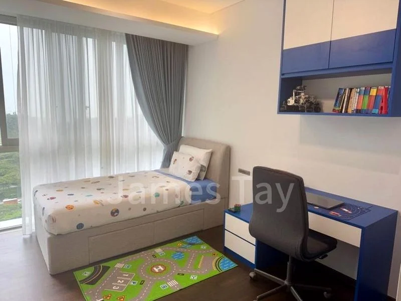 THE SEAFRONT ON MEYER 5