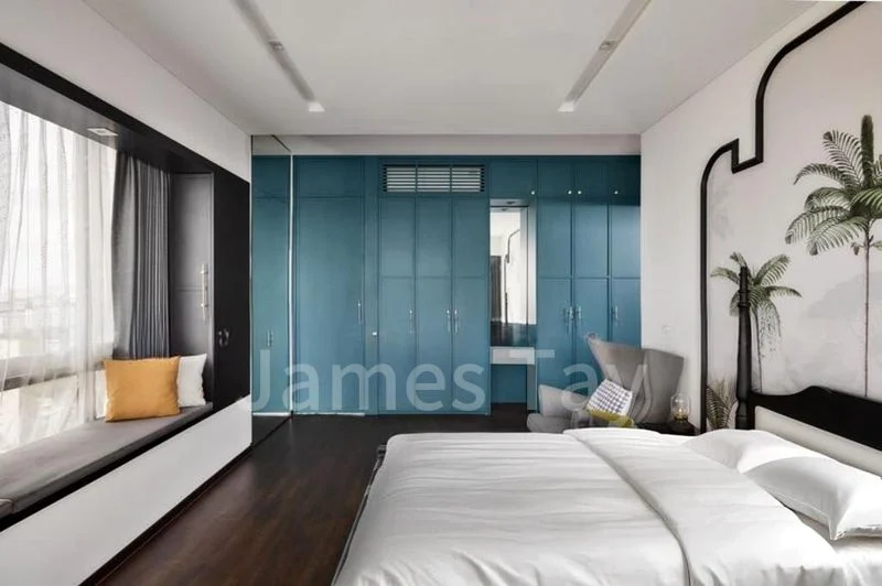 THE SEAFRONT ON MEYER 7