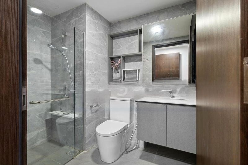 THE BROWNSTONE 8
