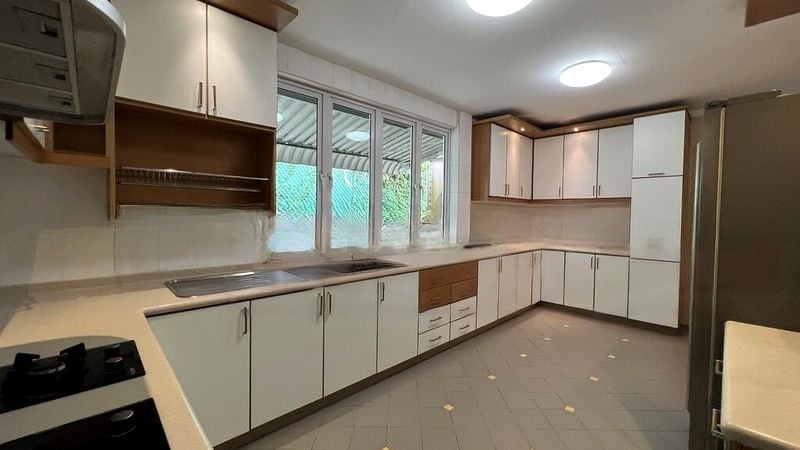 KENSINGTON PARK CONDOMINIUM 5