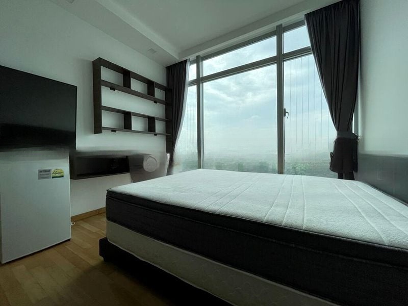 HILLVIEW REGENCY 3