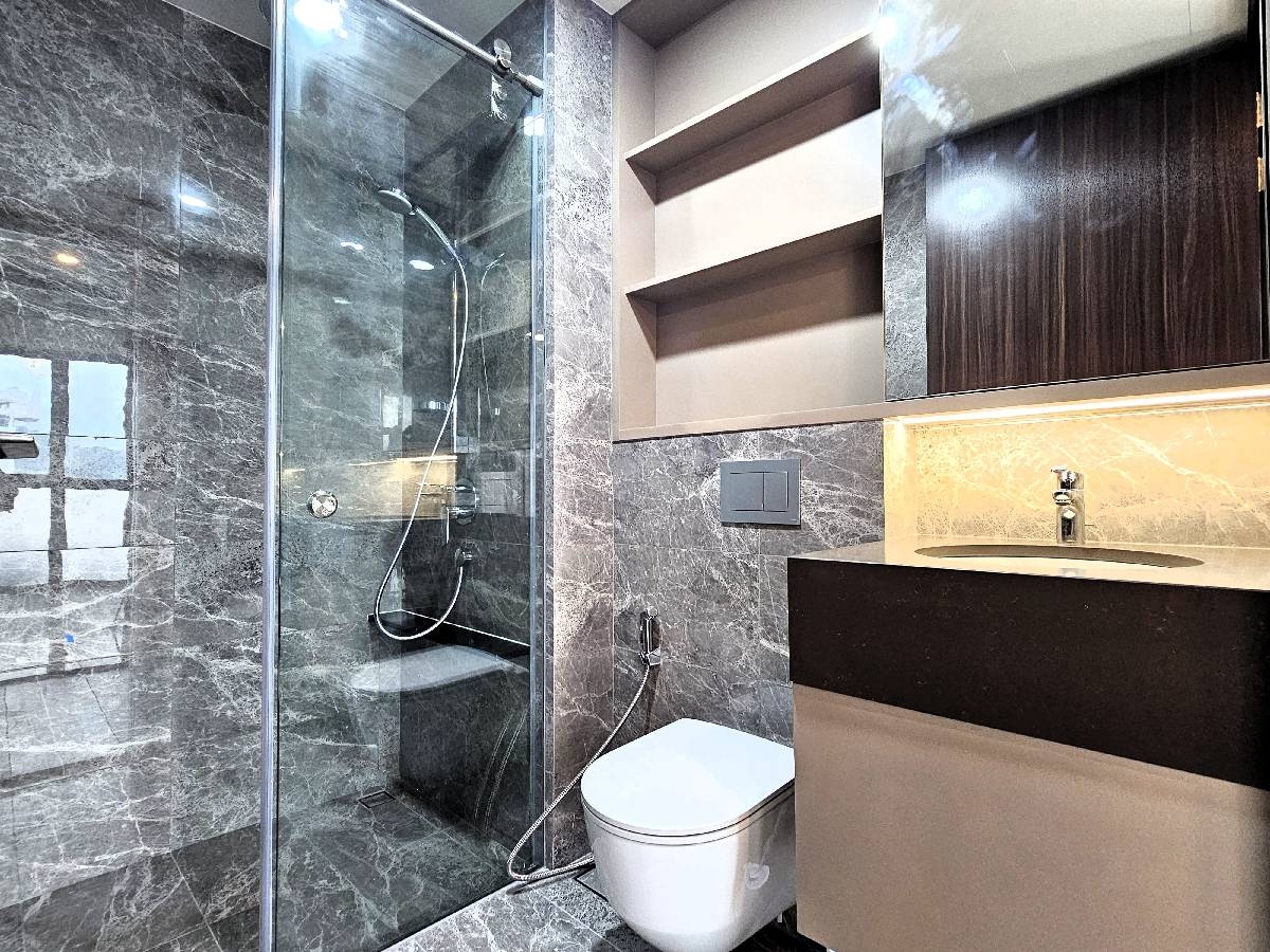 THE LINQ @ BEAUTY WORLD 9