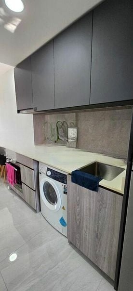 RIVERFRONT RESIDENCES 5