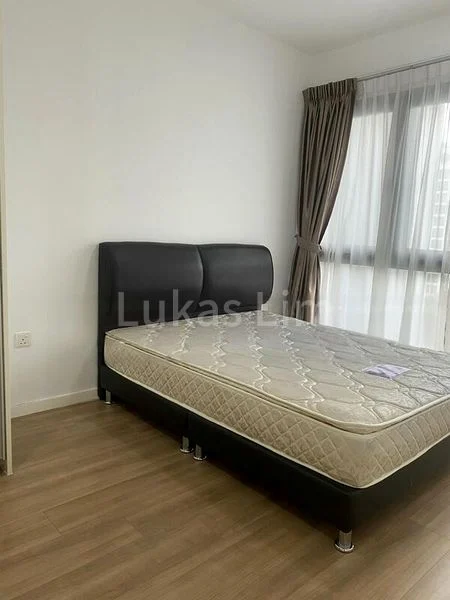 THE LAKEFRONT RESIDENCES 4