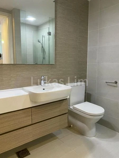 THE LAKEFRONT RESIDENCES 5