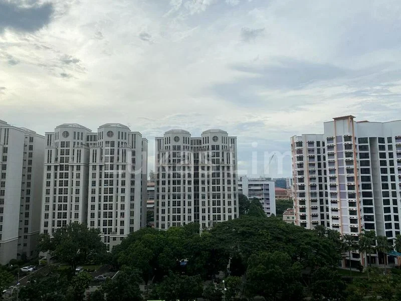 THE LAKEFRONT RESIDENCES 7