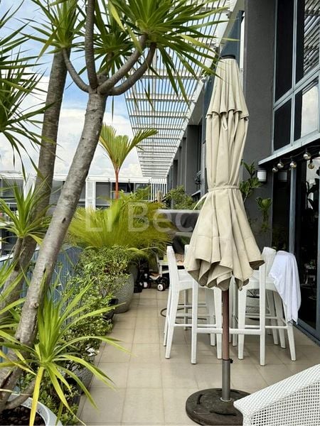 THE LAKEFRONT RESIDENCES 8