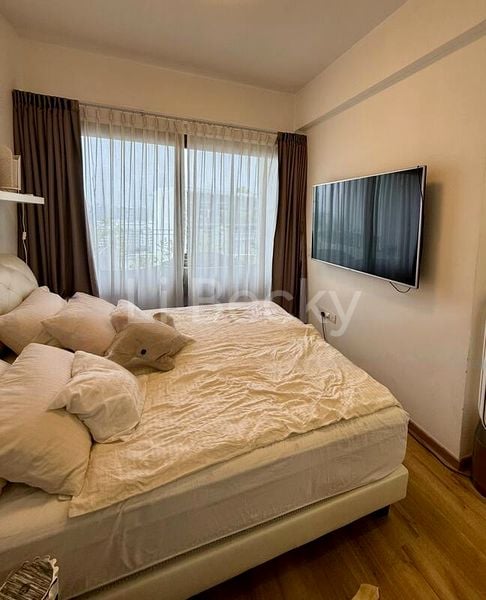 THE LAKEFRONT RESIDENCES 9