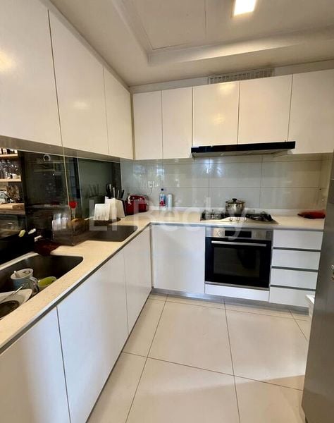 THE LAKEFRONT RESIDENCES 11